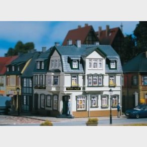 Hjrneejendom Irish Pub  105 x 95 x 105 mm