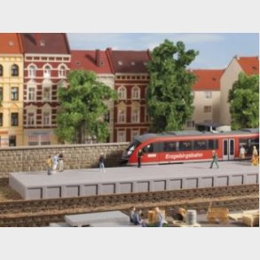 Bahnsteig ohne Überdachung 336 x 79 x 7/13 mm