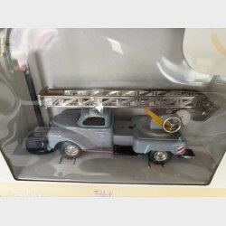 Stigebil m/lampe 1:24