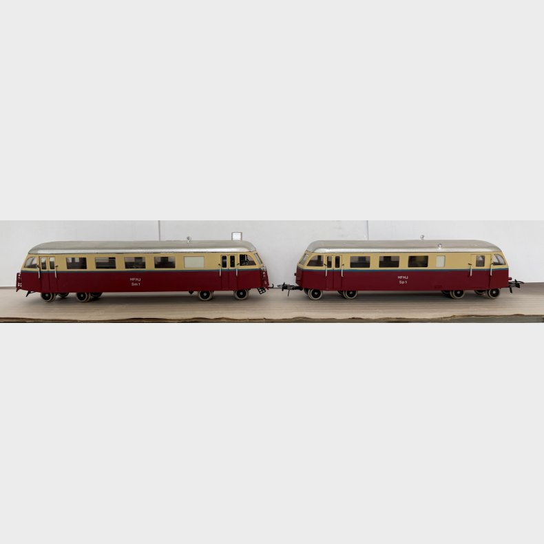 HFHJ Sm1 skinnebus m/bivogn og Rumpeged DC