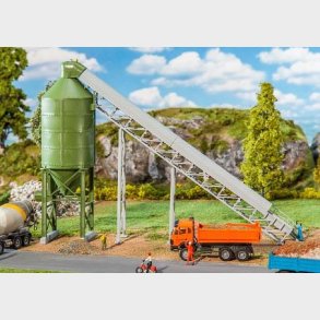 Silo med transportbnd 1 st tilbage