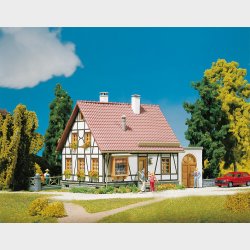 Bindingsvrkshus med garage ml: 126 x 72 x 85 mm