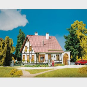 Bindingsvrkshus med garage ml: 126 x 72 x 85 mm