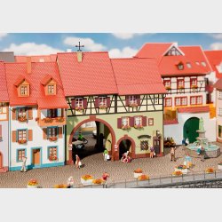 Stadthaus Niederes Tor, 150 x 90 x 175 mm