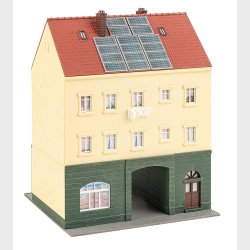 Byhus med hobbybutik ml: 136 x 125 x 174 mm