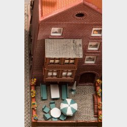 Altstadthaus mit Bar, 111 x 67 x 128 mm