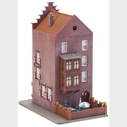 Altstadthaus mit Bar, 111 x 67 x 128 mm
