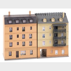 byhuse med apotek og delikatesseforretning