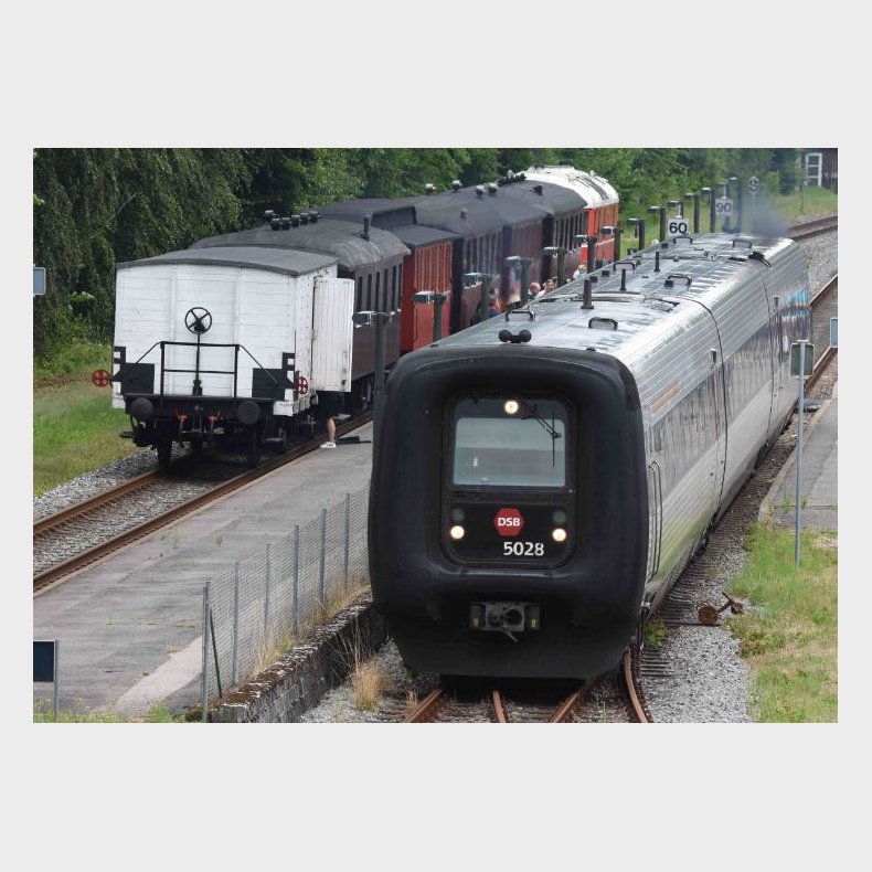 DSB MF IC3 blå m/rød dør sekskantlogo DCC. Q2/25 - Jævnstrøm MCK ...