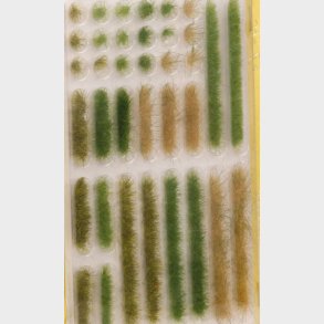 Gr�sstriber og totter, lys og m�rkgr�n