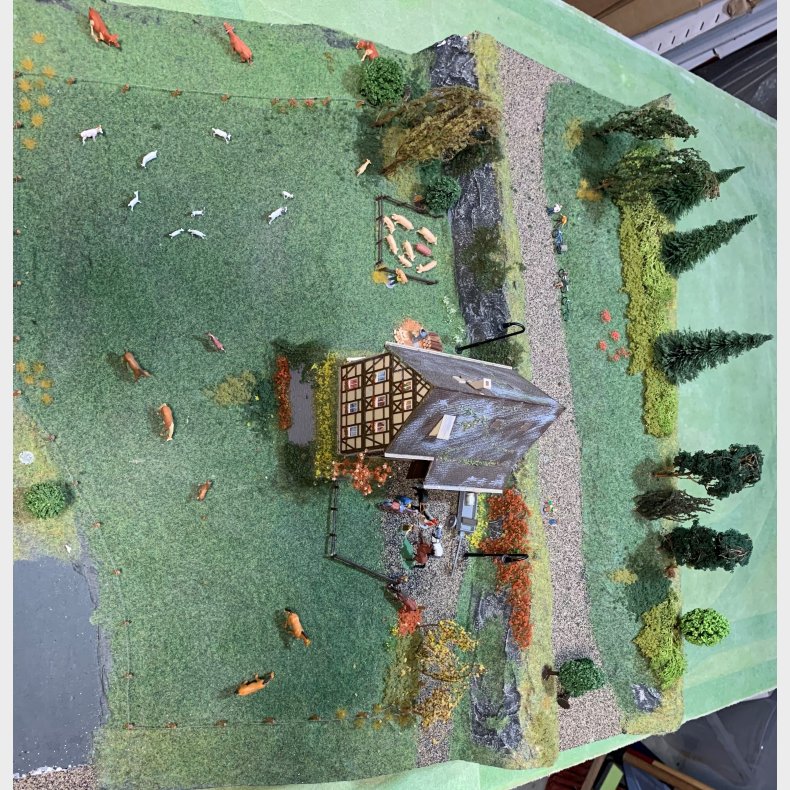 Noch diorama m/figurer og brndeklver